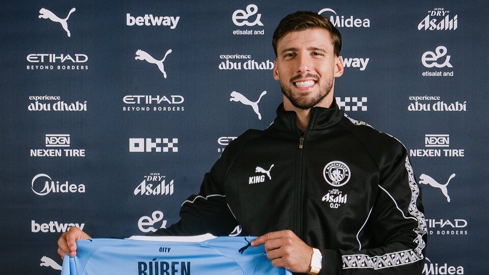 Manchester City, Dias ile sözleşme yeniledi!