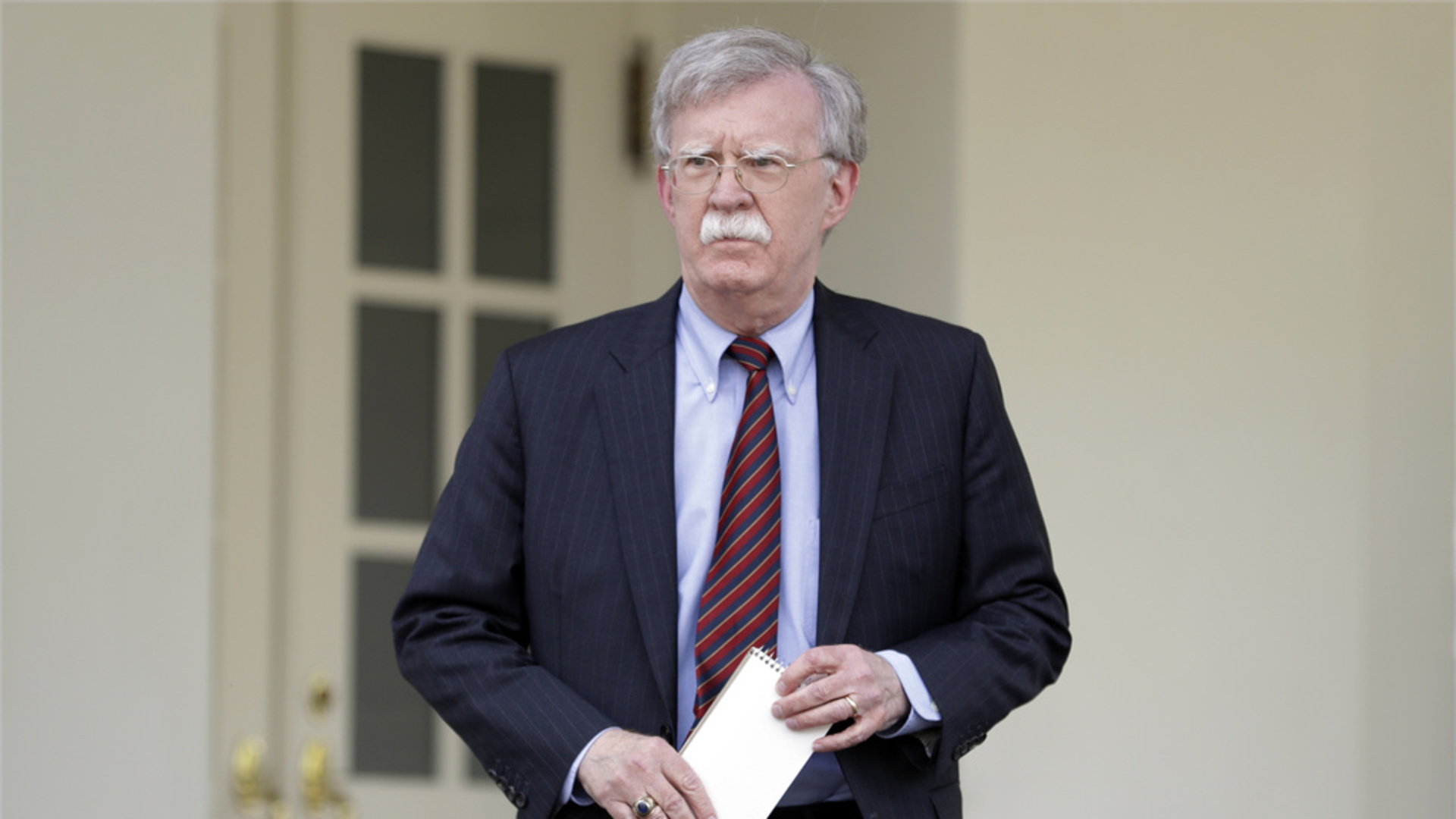 Trump'ın Eski Danışmanının Evi FBI Tarafından Basıldı: İşte Şok Edici Detaylar!