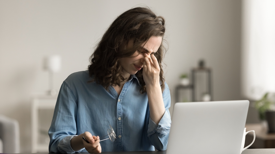 Dijital ekrana maruz kalanlara "göz yorgunluğu sendromu" uyarısı!