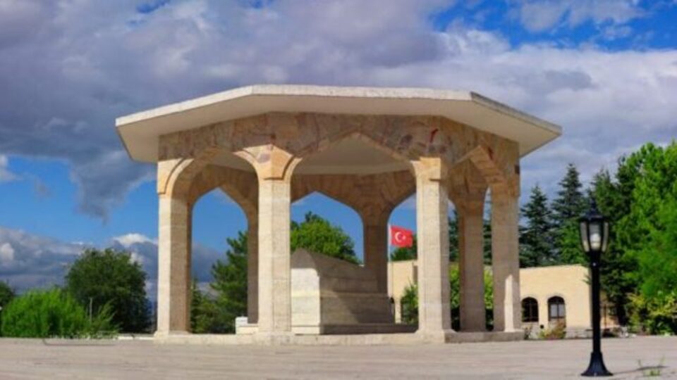 Yunus emre türbesi nerede?