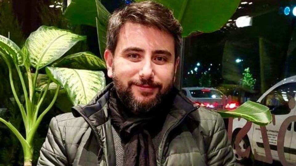 Avukatın elinde taşıdığı paket patladı!