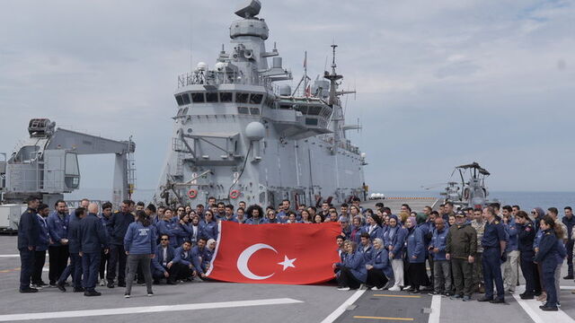 Cumhurbaşkanı Erdoğan'dan TCG Anadolu'nun 'Zafer Yolculuğu'na tebrik