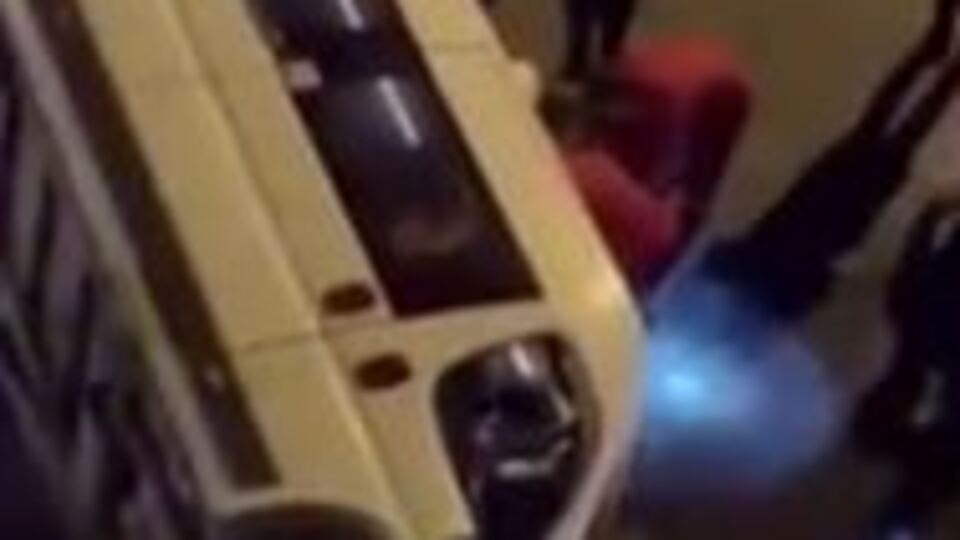 Servis minibüsü ile otomobil çarpıştı: 10 yaralı