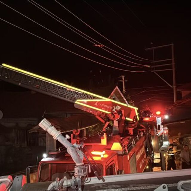 Köyde yangın çıktı; 4 ev küle döndü