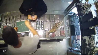 Müşteri gibi! 160 bin liralık soygun