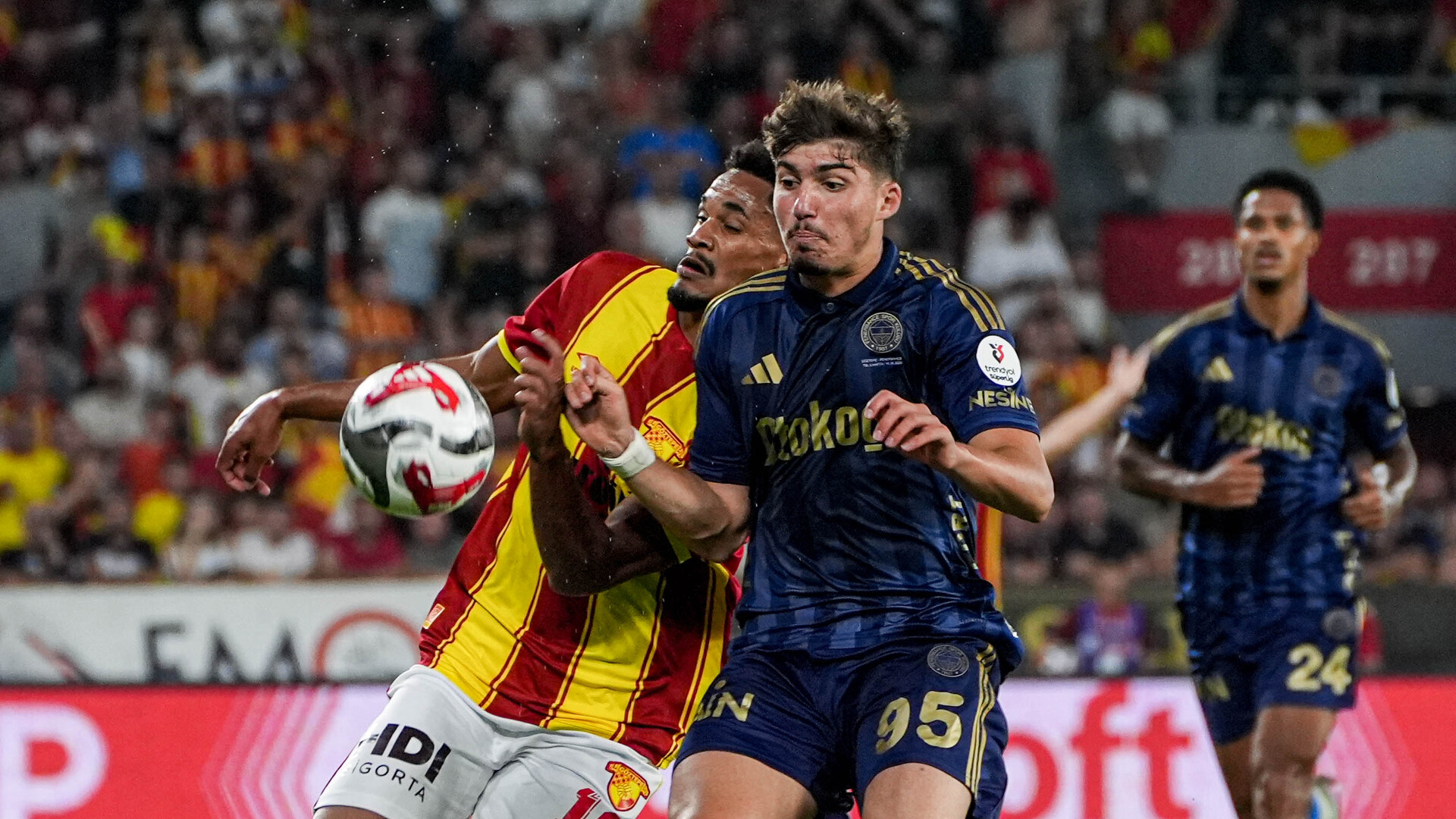 Fenerbahçe'den Bomba Karar! Yusuf Akçiçek Transferinde Dev Teklif Reddedildi