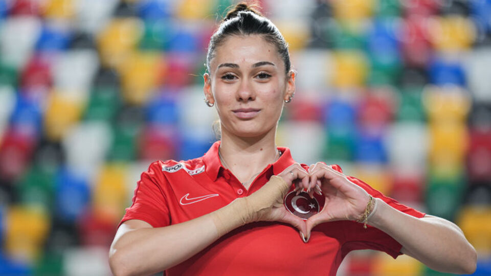 Aysel Önder'den dünya rekoru!