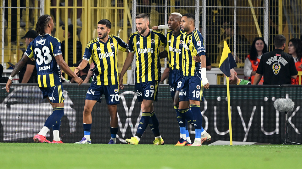 Fenerbahçe, ligdeki ilk galibiyetini aldı!