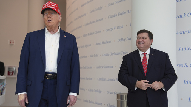 Trump elini makyajla kapattı