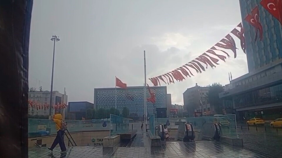 İstanbul'da yağmur sürprizi!