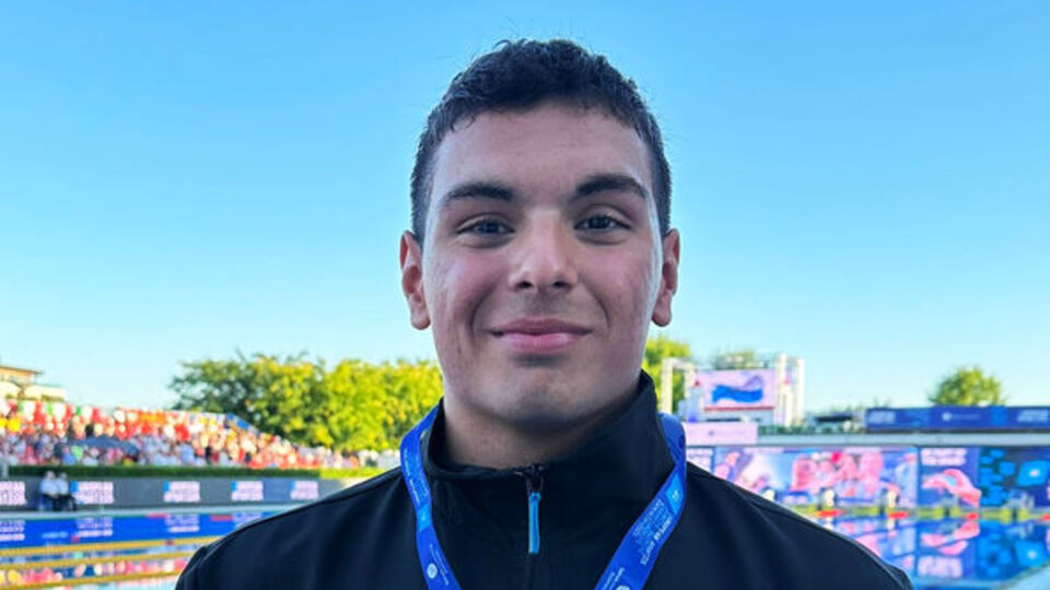 Milli yüzücü Nusrat Allahverdi'den altın madalya!