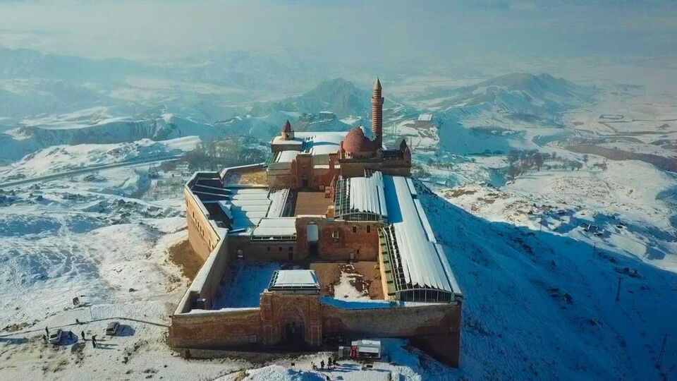 İshakpaşa Sarayı nerede?