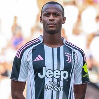 Kartal'ın stoperi Juve'den!