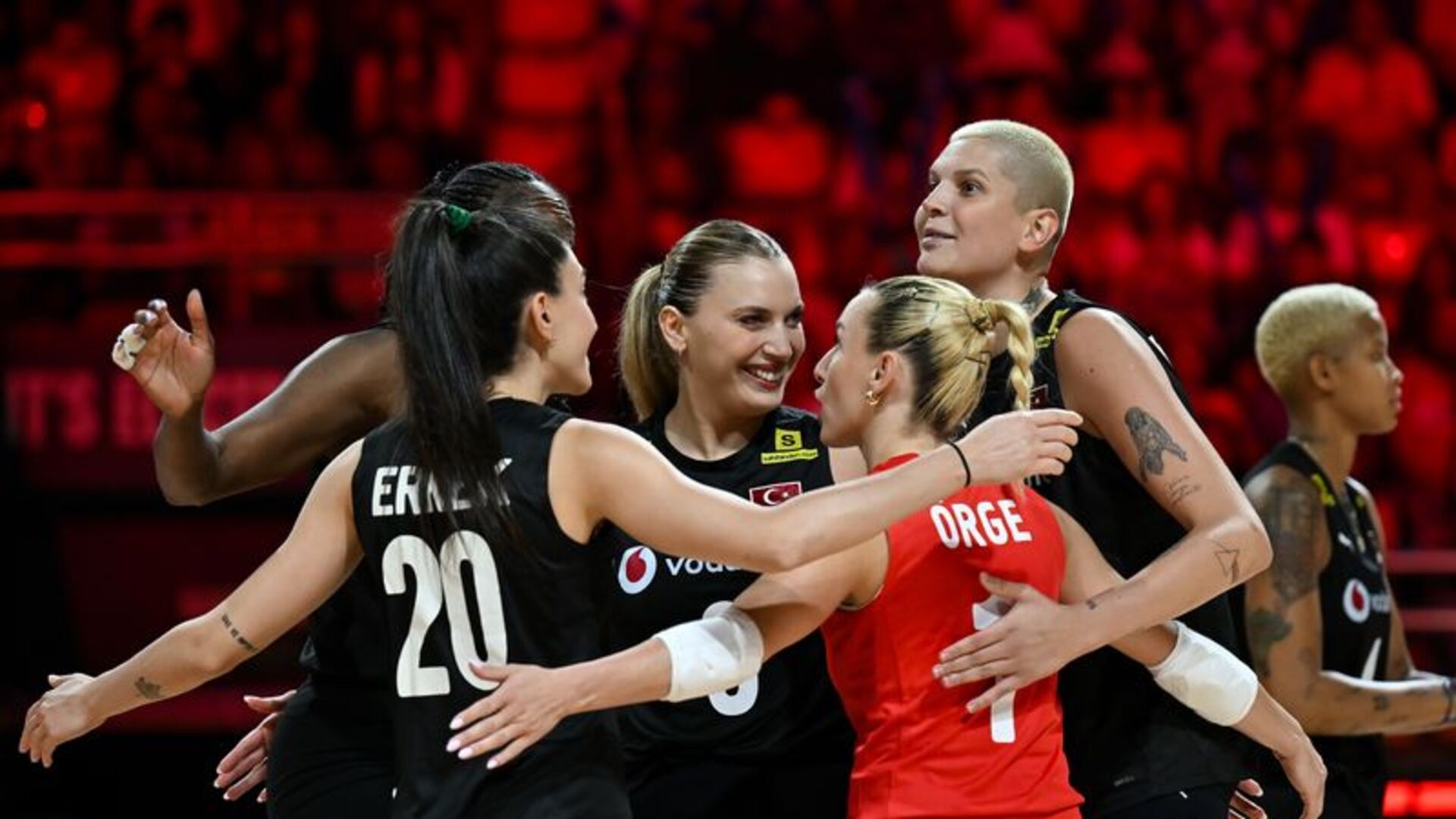 Filenin Sultanları Fırtına Gibi Esti! Bulgaristan'ı 3-0 Yıkarak Dünya Şampiyonası'nda Son 16'ya Yükseldi
