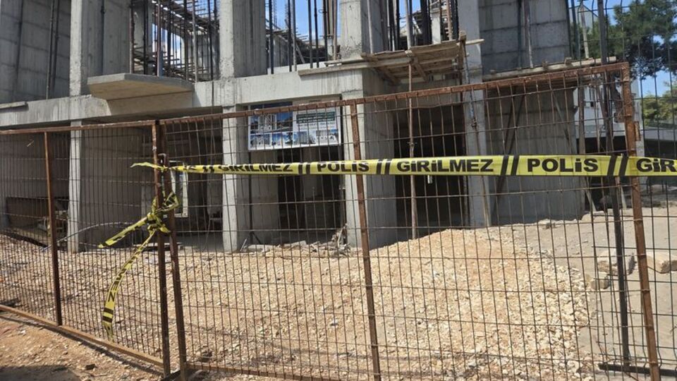 İnşaattan düşen işçi hayatını kaybetti