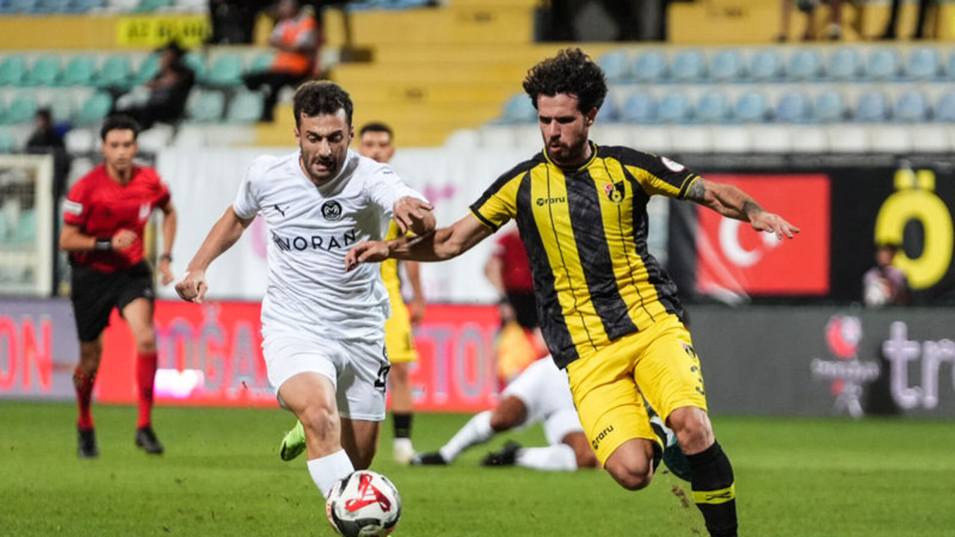İstanbulspor, Manisa FK Maçında Kritik Puanı Kaçırdı! | 1-1'lik Skorla Sona Erdi
