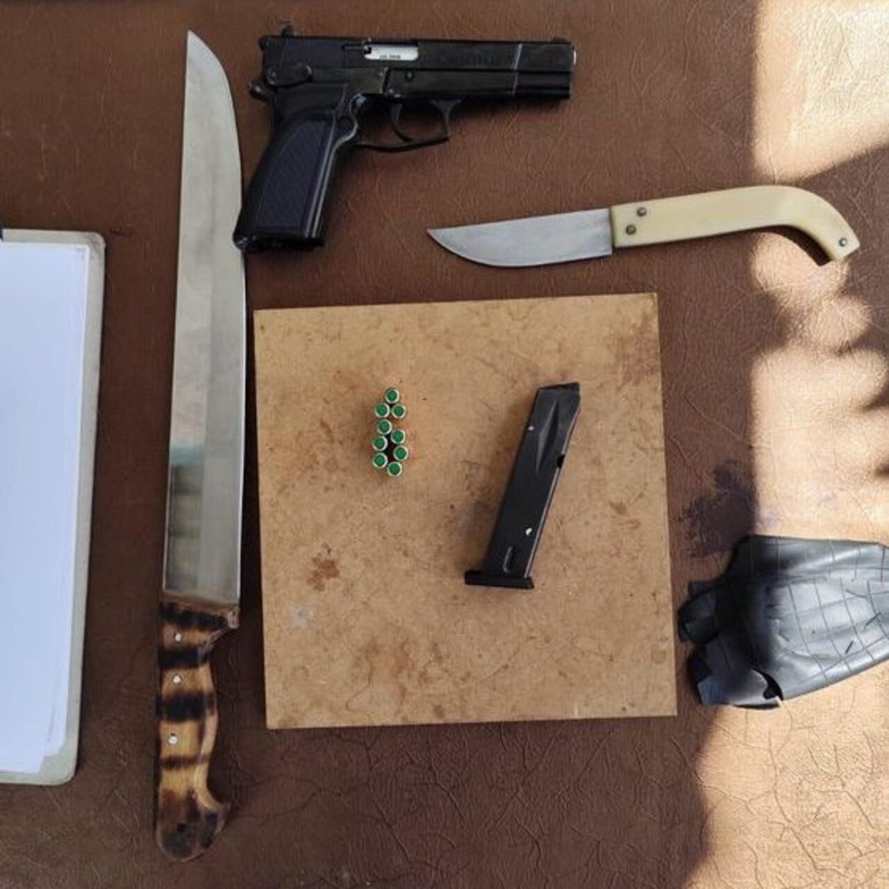 Sosyal medyada tabanca ve pala paylaşımları yapan çocuk yakalandı