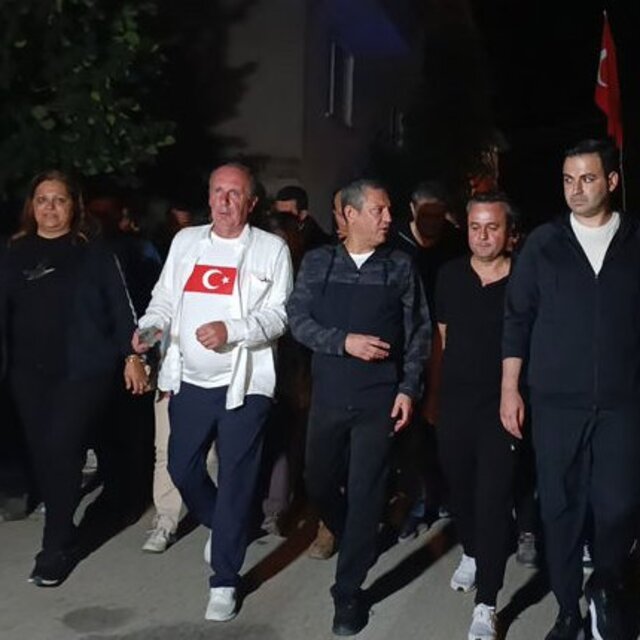 Özel'den 'Zafer Yolu' yürüyüşü