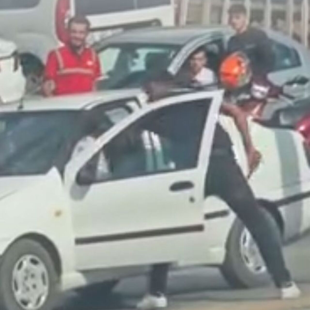 Yerlikaya: Asfalt zorbaları yakalandı!