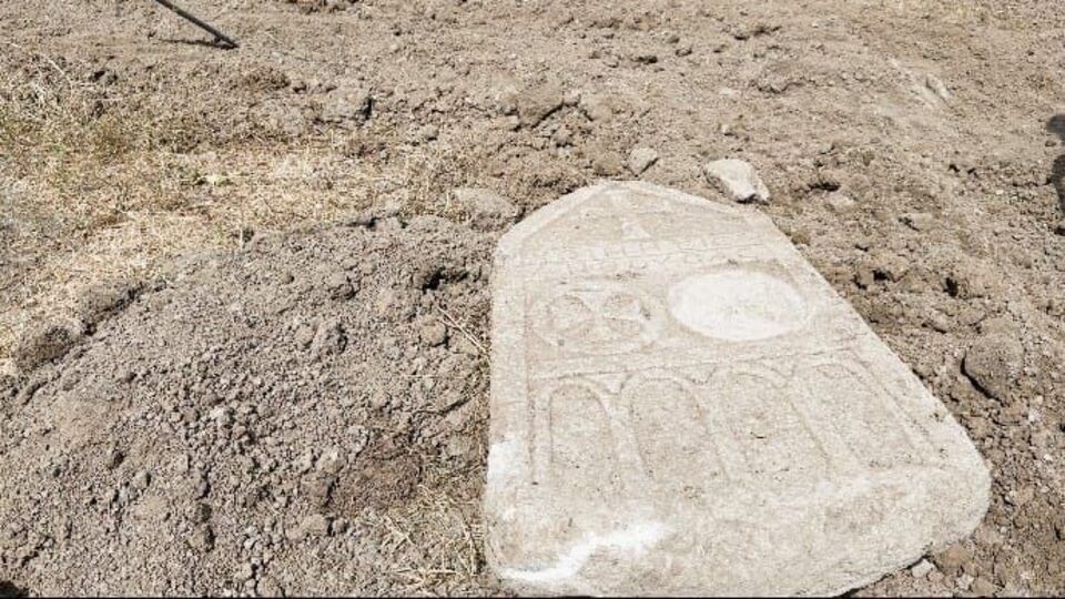 Toprağın 1.5 metre altında! Kanal çalışmasında bulundu