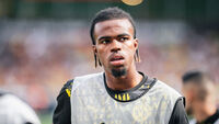 Carney Chukwuemeka, Borussia Dortmund'da!