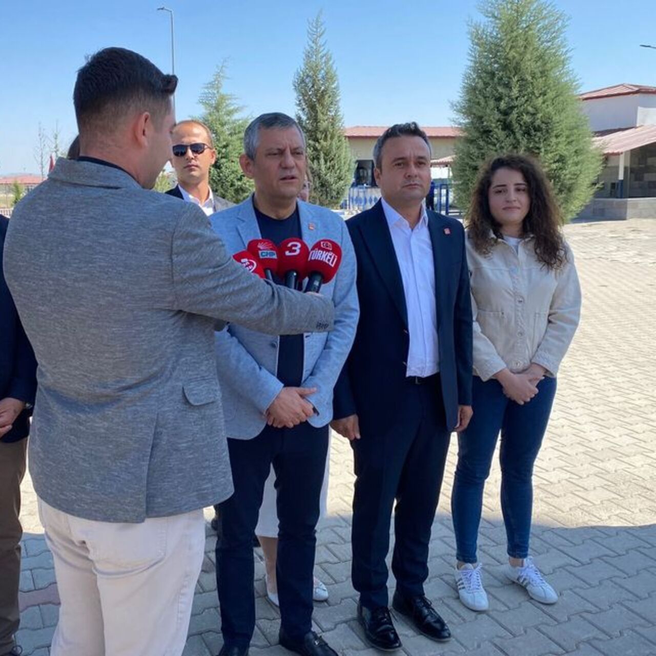 CHP lideri Özel'den tutuklu ziyareti