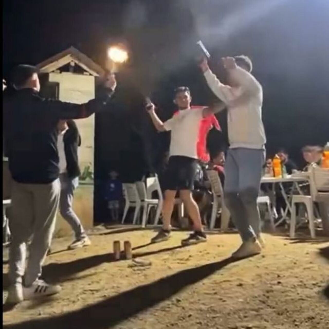 Asker eğlencesinde havaya ateş açtılar