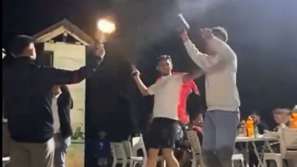 Asker eğlencesinde havaya ateş açtılar