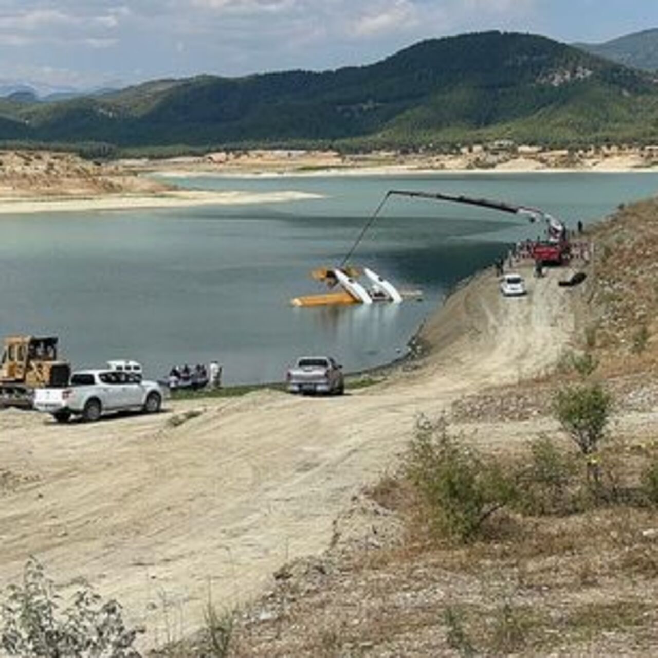 Burdur'da uçak kaza kırıma uğradı