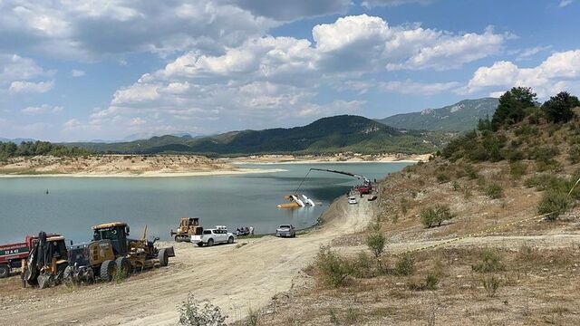 Burdur'da uçak kaza kırıma uğradı