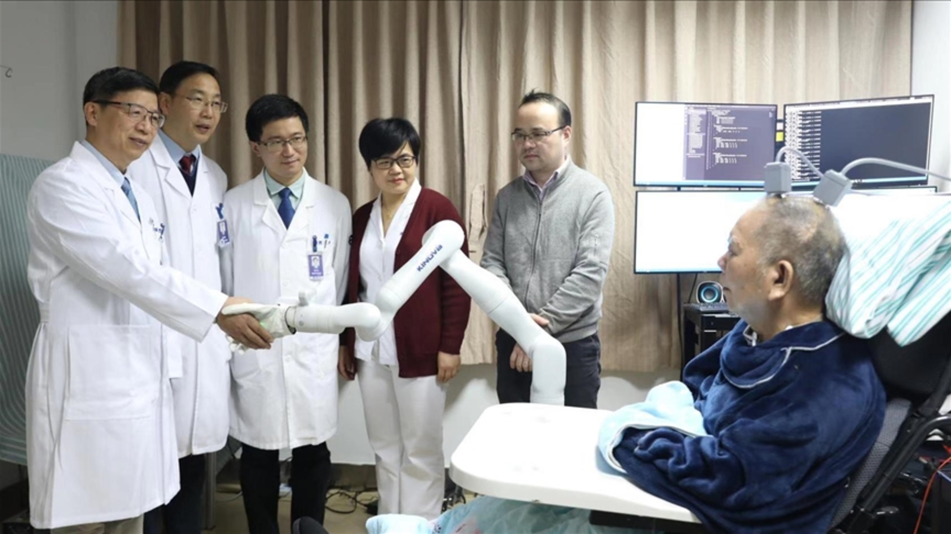 Çin'de Ameliyatlar Artık Robotik Sistemlerle: Teknoloji Sağlıkta Devrim Yaratıyor!