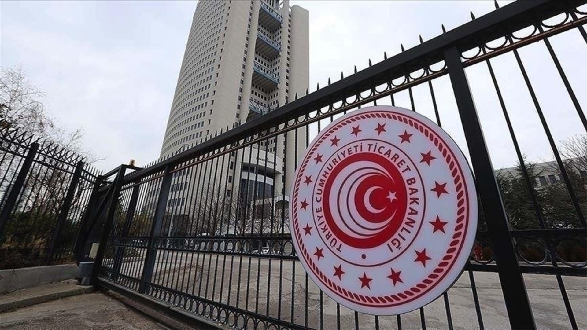 Domates Krizinde Flaş Açıklama: Çöpe Giden Tonlarca Domates İçin Bakanlık Devreye Girdi!