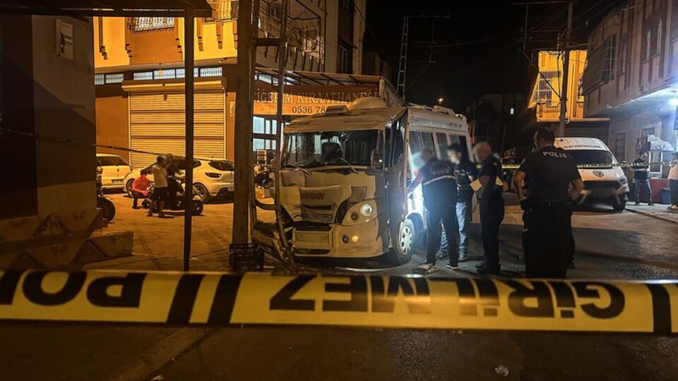 Dolmuşa silahlı saldırı; sürücü öldü