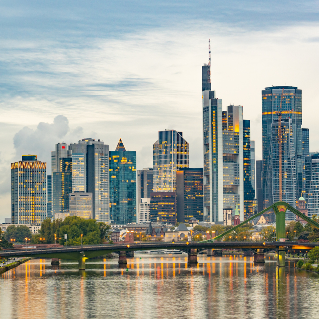 Frankfurt nerede?