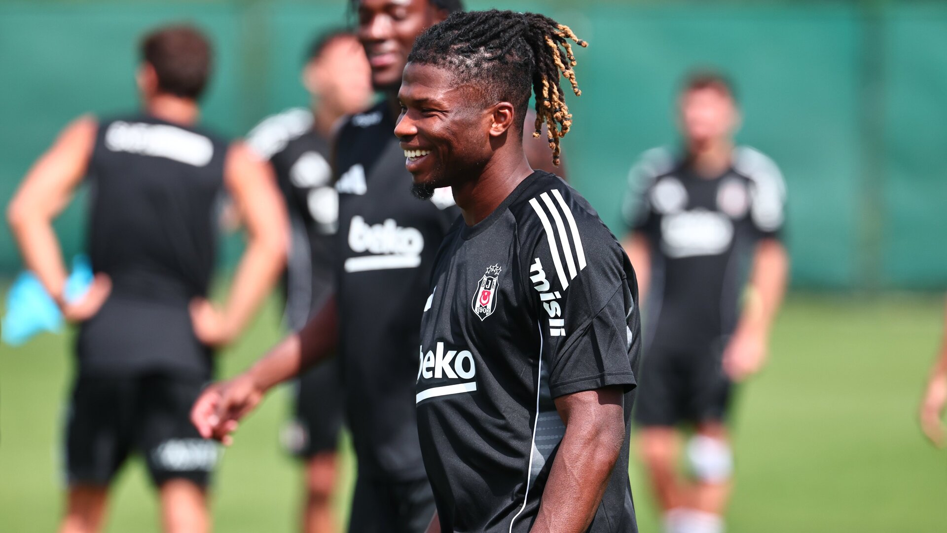 Beşiktaş'ın Yeni Yıldızı El Bilal Toure İdman Sahasında! İlk Antrenmanından İzlenimler