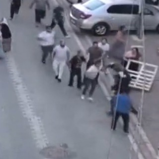 Yumruklu sopalı kavga!