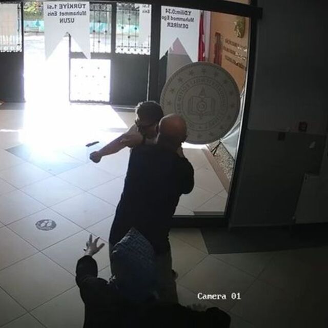 Bıçak çeken veliye soruşturma!