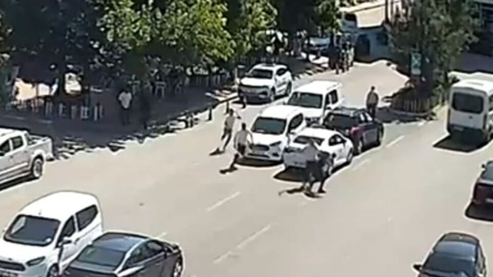 5 kişi kiracıya saldırdı!