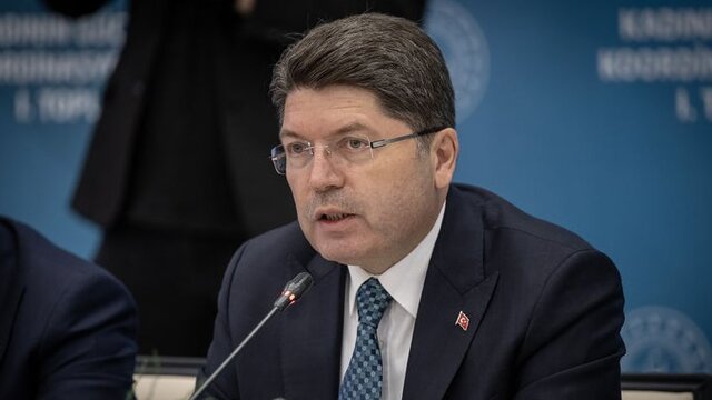 Bakan Tunç'tan Özel'e yanıt