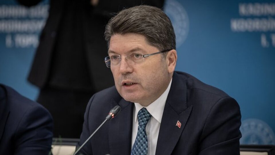 Bakan Tunç'tan Özel'e yanıt