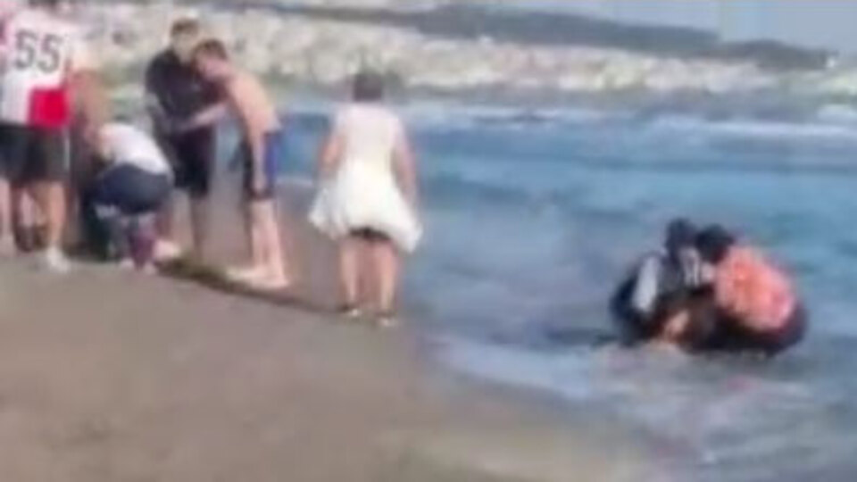 4 arkadaş denize girdi... Sadece 2'si çıkabildi!