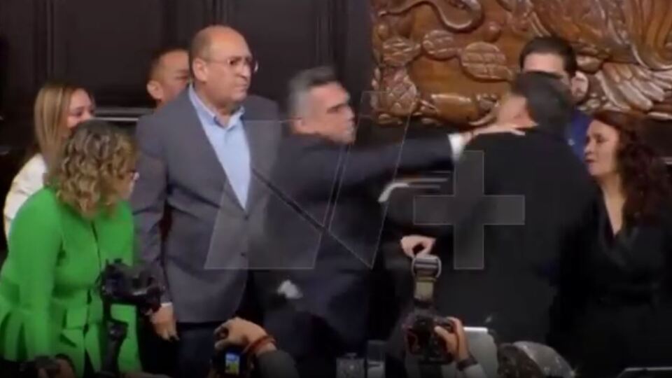 Meksika Senatosu'nda kavga