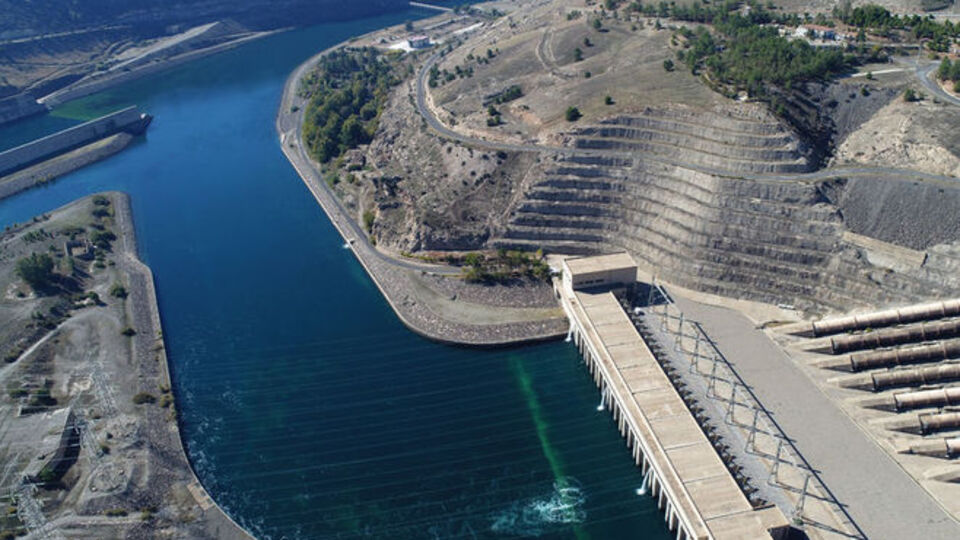 Atatürk Barajı Nerede?