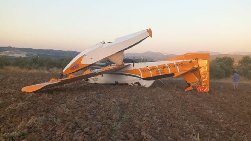 Yangın söndürme uçağı acil iniş yaptı