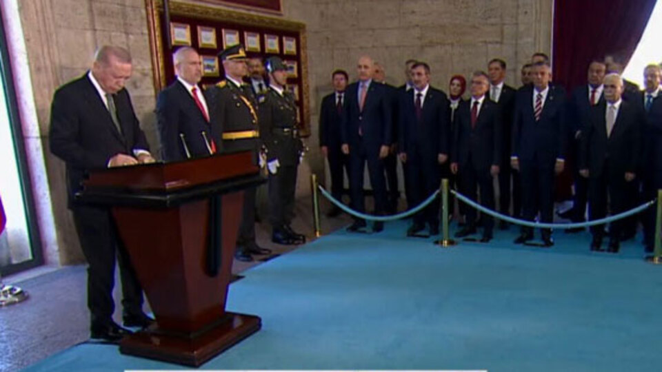 Devlet erkanı Anıtkabir'de... Cumhurbaşkanı Erdoğan'dan 103. yıl mesajı