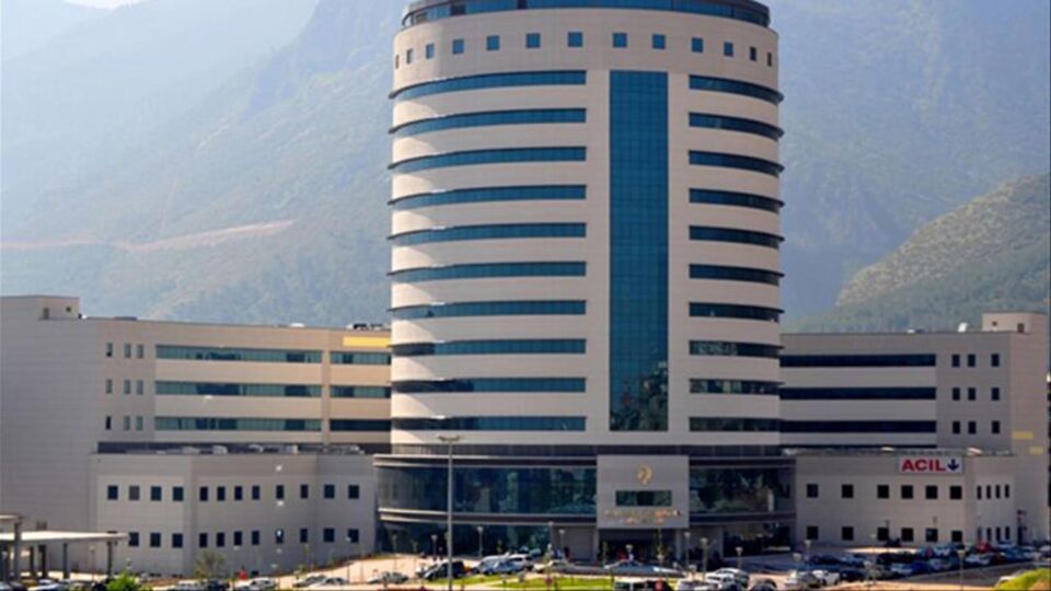 Bebeği poşetle kaçırmaya çalıştı!