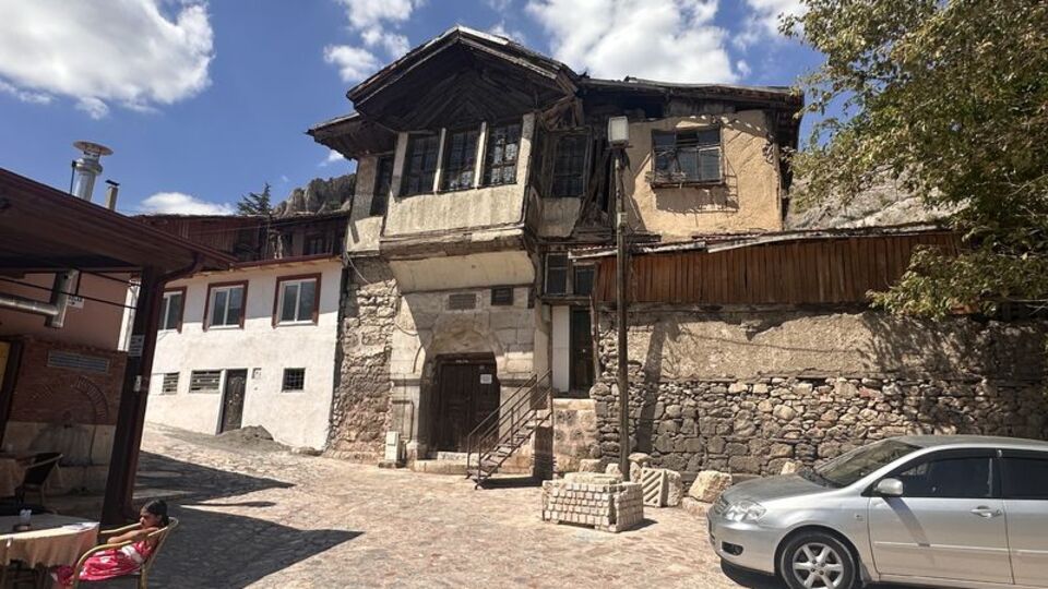 6 asırlık medrese, ev olarak kullanılıyor