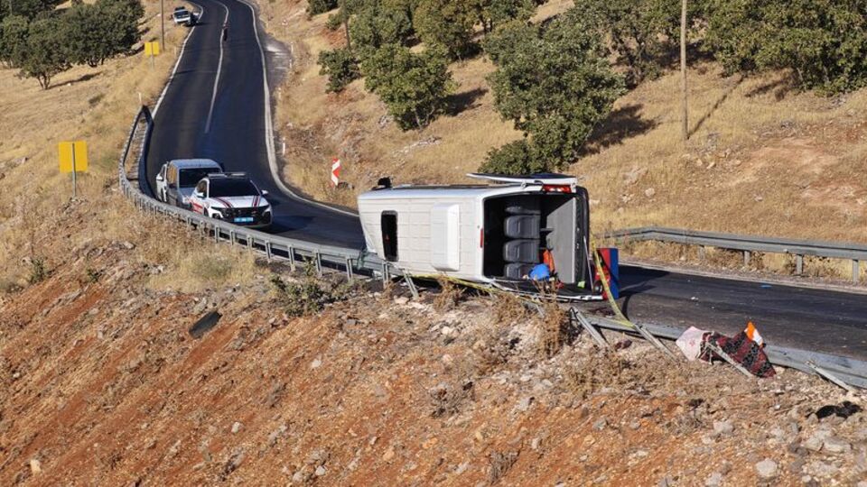 Diyarbakır'da kaza: 1 ölü 15 yaralı