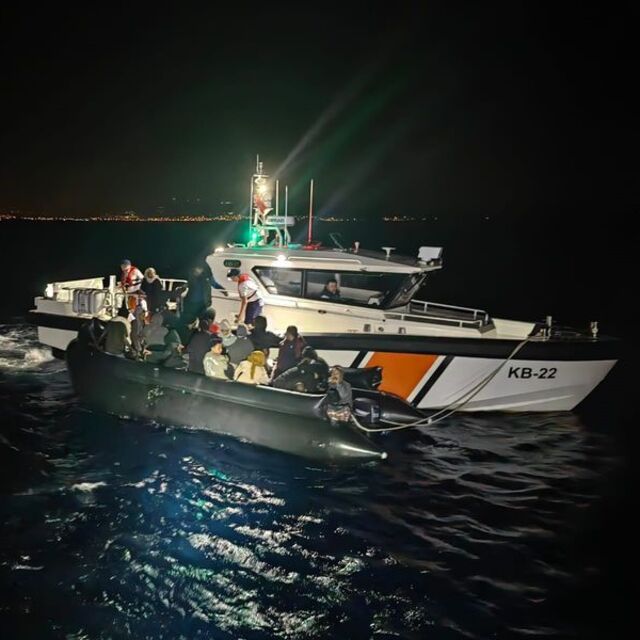 İzmir'de 58 düzensiz göçmen yakalandı