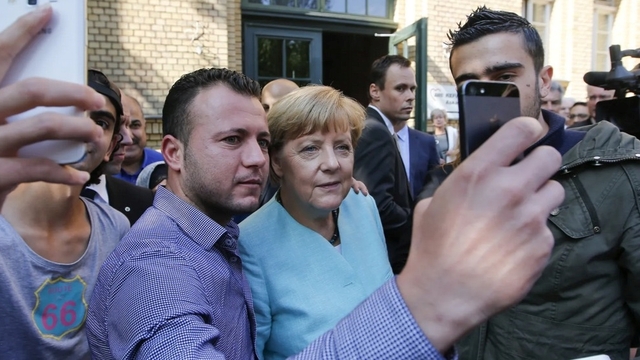 Göçmen selinin onuncu yılında Merkel'le hesaplaşma